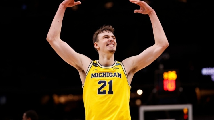 他的比赛中 他的比赛中